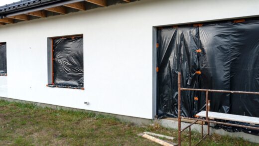 Malowanie Elewacji Domu: Przygotowanie, Dobór Farby i Wykonanie