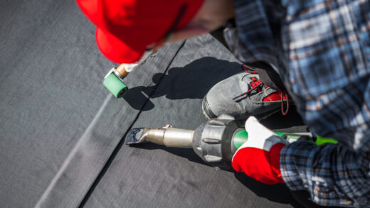 Uszczelnianie Dachu i Rynien: Skuteczne Metody Ochrony